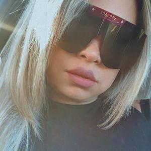 Meet your Posher, Dariana